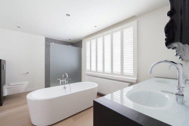 Badkamer laten renoveren of vernieuwen voor een scherpe prijs per m2? Badkamer laten renoveren of vernieuwen voor een scherpe prijs per m2?