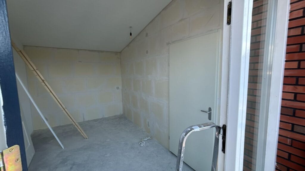 Tussenwanden garage gemaakt