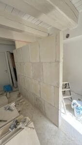 Woning tussenwand voor betere indeling