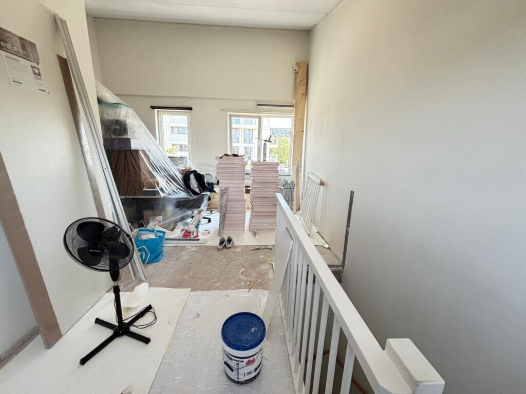 Zolder grote tussenwand vooraf