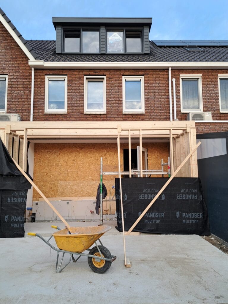 Dakkapel geplaatst en nu aanbouw plaatsen door Verbouw Gigant