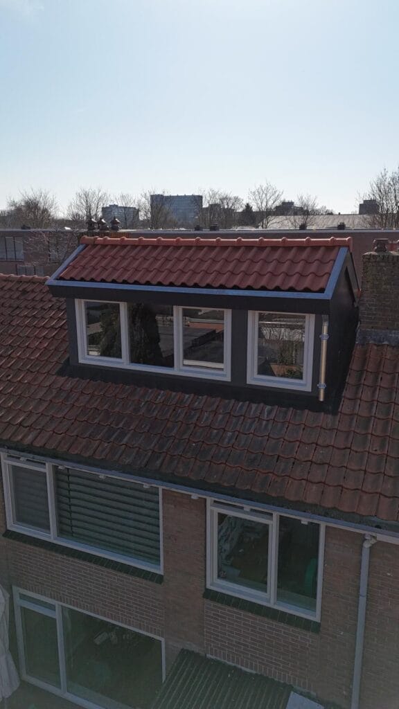 Klein dakkapel met nokverhoging