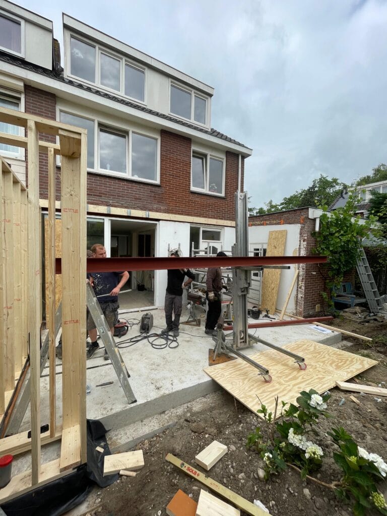 Staalconstructie aanbouw bouwen