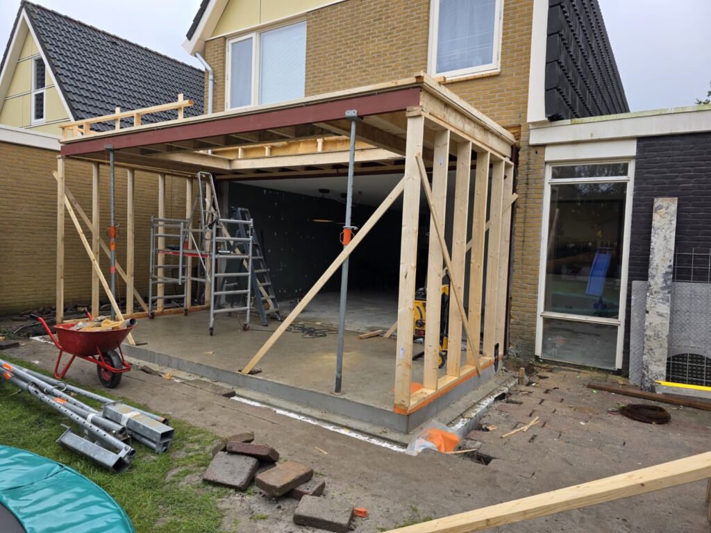 Staalconstructie aanbouw gebouwd
