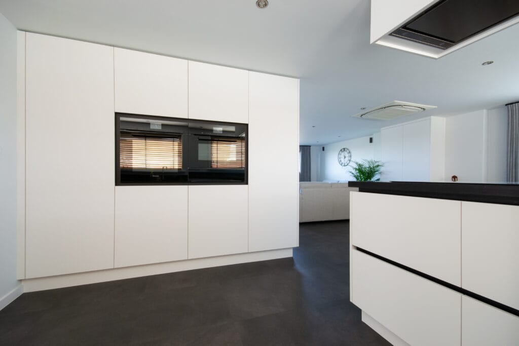 Witte luxe maatwerk keuken