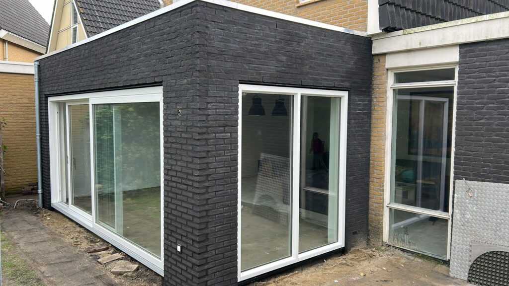 Aanbouw 2 meter. 2,5x5,5m