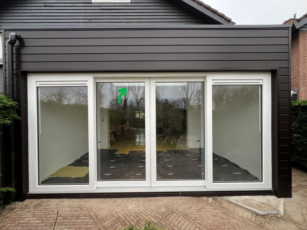 Kleine aanbouw met lichtstraat