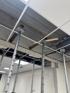 Tijdelijk draagmuur vervangen door stempels