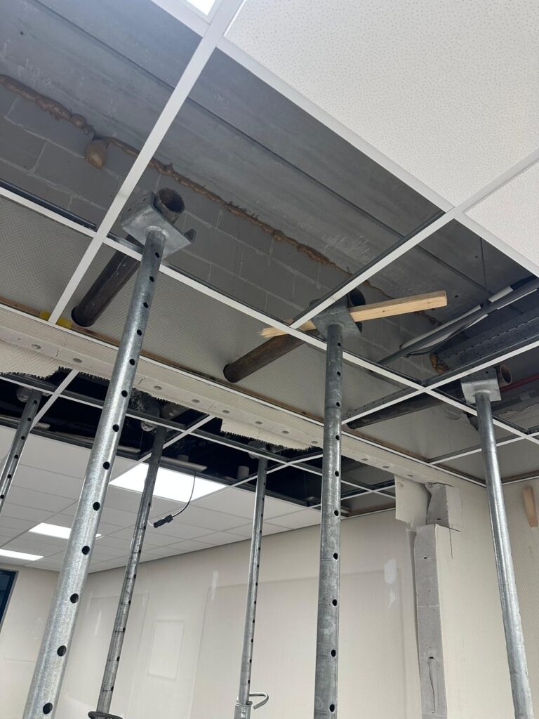 Draagmuur opvangen met stempels