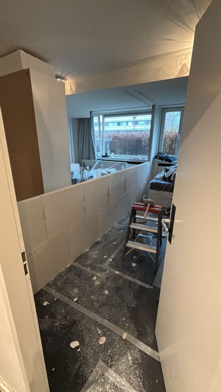 Tussenwand laten plaatsen in de slaapkamer