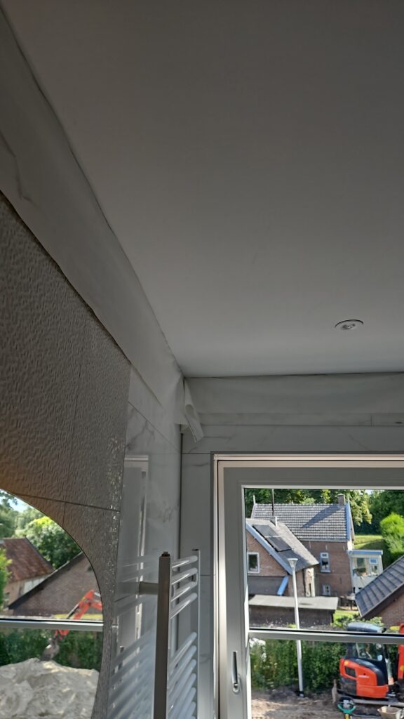 Spanplafond aanbrengen in de badkamer door Verbouw Gigant